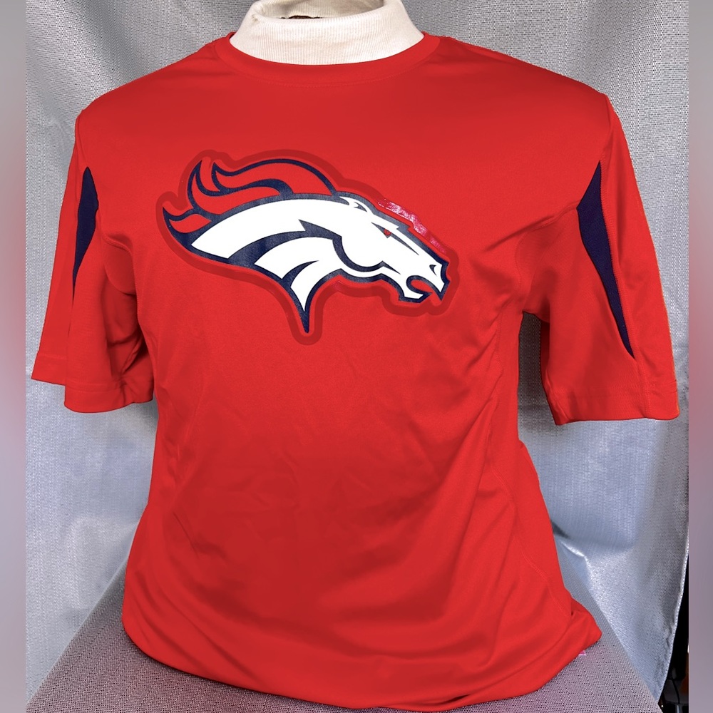 NFL Denver Broncos Football Short Sleeve Majestic Athletic Shirt Men's Medium